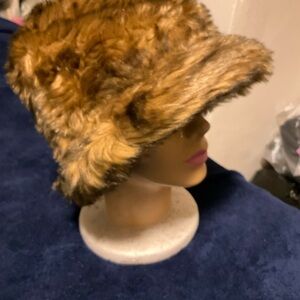 Stylish Faux Fur Hat - Brown